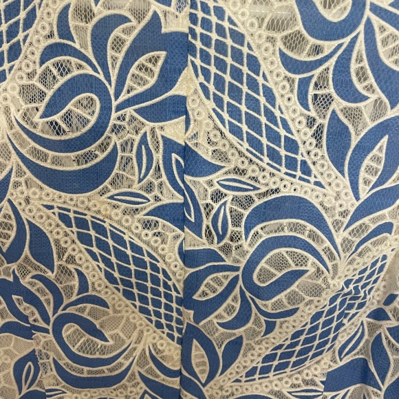 Blue/white lace dress - Picture 3 of 4